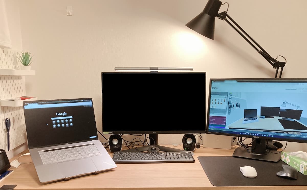 MacBook Proと3画面の作業デスク